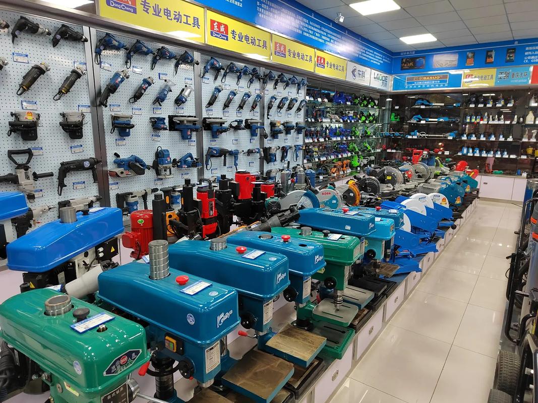 未來(lái)萬(wàn)家五金機(jī)電廣西宜州店 全國(guó)連鎖，誠(chéng)信經(jīng)營(yíng)，專注氣動(dòng)與機(jī)電